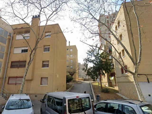 Piso en venta en Sabadell, Els Merinals. Oportunidad para inversores!. Pisos.