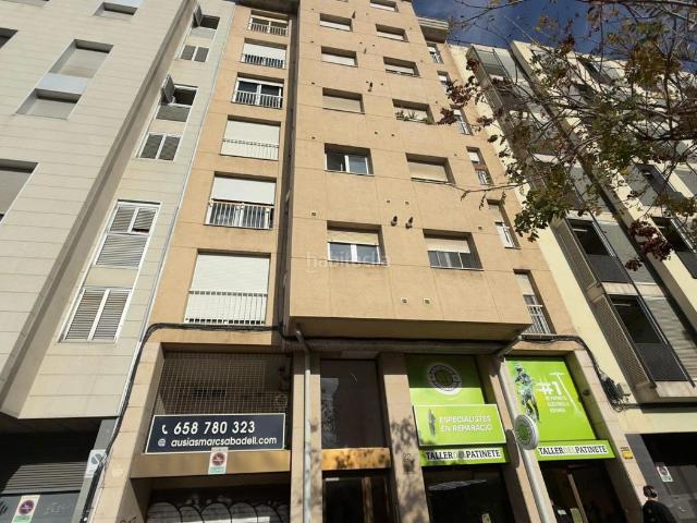 Piso en venta en Sabadell, Gràcia. Oportunidad para inversores!. Pisos.