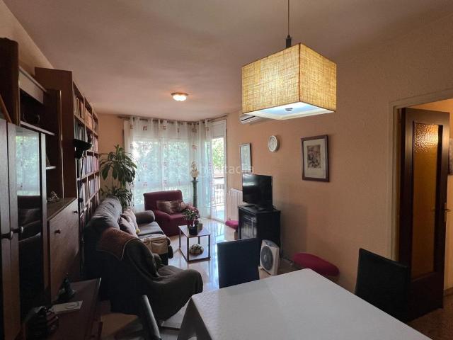 Piso en venta en Sabadell, Sol i Padrís Sant Oleguer. AMPLIO PISO DE 4 HABITACIONES A UN PASO DEL CENTRO. Pisos.