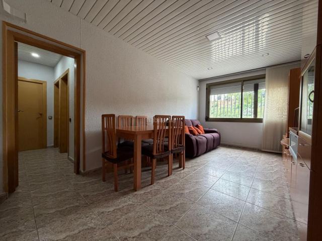 Piso en venta en Sabadell, Torre romeu. AMPLIA Y SOLEADA Y TOTALMENTE EXTERIOR VIVIENDA CON GRAN PATIO EN TORREROMEU. Pisos.