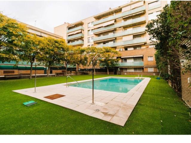 Piso en venta en Sabadell, Torre romeu. FANTASTICO PISO CON TERRAZA EN CON ZONA COMUNITARIA Y PISCINA. Pisos.