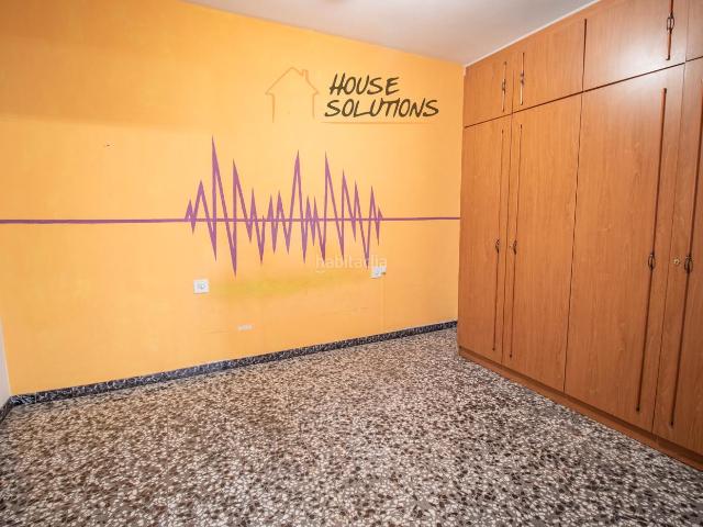 Piso en venta en Sabadell, Torre romeu. Piso de 3 dormitorios con patio de 18m2. Pisos.