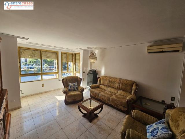 Piso en venta en Sagunt, Antiga Moreira. VIVE EN EL EPICENTRO DE TODO! Piso único en la Glorieta de Sagunto. Pisos.