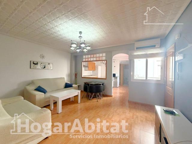 Piso en venta en Sagunt, Avenida de Abril 9 de Octubre. BONITO, ACOGEDOR Y EXTERIOR CON BALCÓN. Pisos.