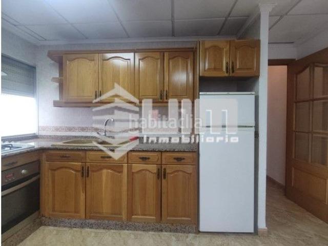 Piso en venta en Sagunt, Avenida de Abril 9 de Octubre. Ref 29114PISO SEMIREFORMADO EN VENTA EN PUERTO DE SAGUNTO, DE 85 m, EN 3ª PLANTA, CON ASCENSOR, 3 HABITACIONES, 2 BAÑOS, COCINA. Pisos.