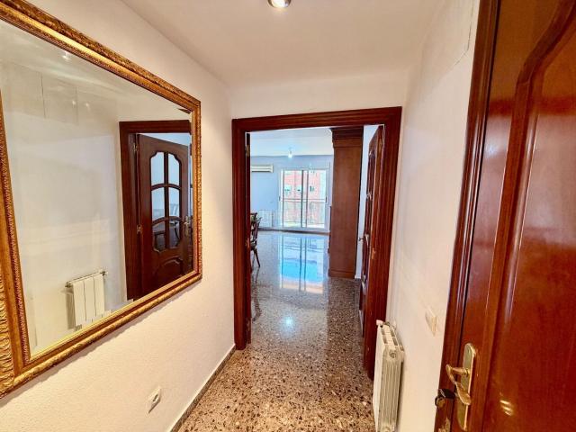Piso en venta en Sagunt, San José Los Metales. Amplia vivienda con piscina, solárium y garaje en una de las zonas más demandadas de Puerto de Sagunto. Pisos.