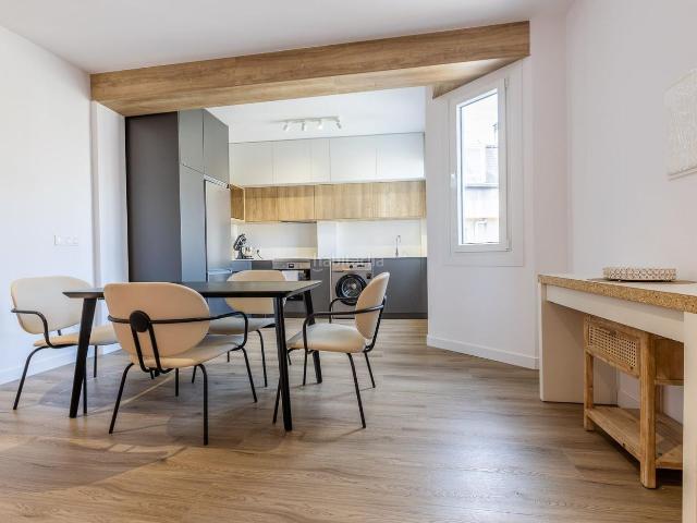 Piso en venta en Sada. Magnífica vivienda exterior de diseño recién reformada situada en el corazón de Sada A Coruña. Pisos.