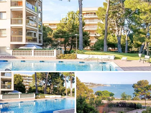 Piso en venta en Salou, Mar i Camp Platja dels Capellans Costa Dorada. Apartamento de 3 Dormitorios, Primera Línea con Vistas al Mar. Pisos.