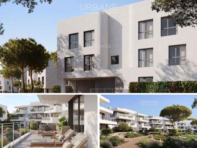 Piso en venta en Salou, Pla de Maset Cap de Salou Costa Dorada. Lujoso apartamento en primera planta con 3 dormitorios y amplia terraza en la Costa Dorada. Pisos.