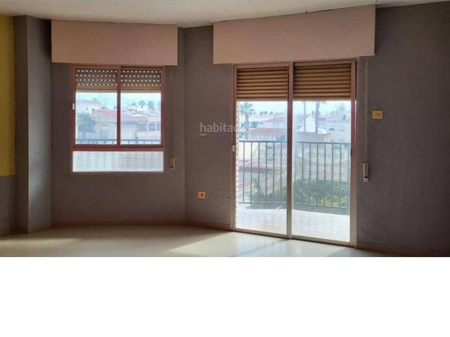 Piso en venta en Salobreña, Centro. Piso en venta en Salobreña. Pisos.