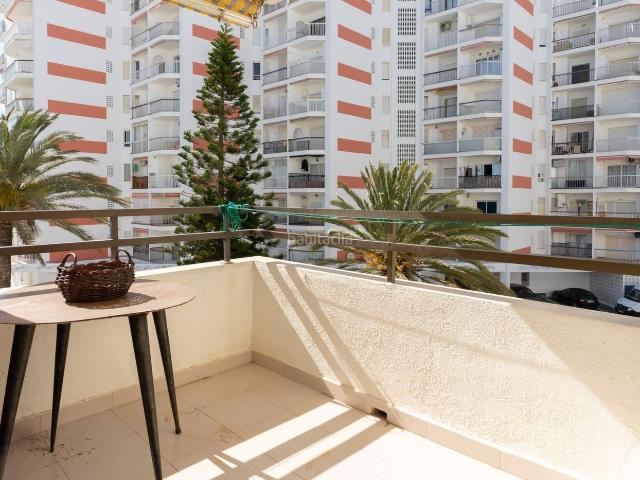 Piso en venta en Salobreña, Salobreña Costa. Apartamento con vistas al mar en Urbanización Calaverde Paseo Marítimo de Salobreña. Pisos.