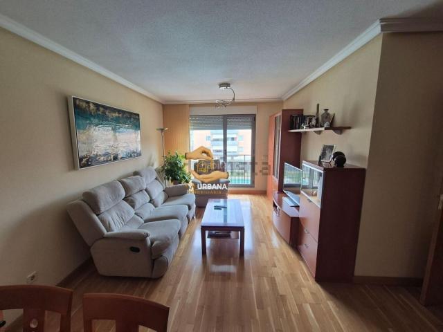 Piso en venta en Salamanca, Vistahermosa. Espectacular Piso en Salamanca con GARAJE INCLUIDO y Piscina!. Pisos.