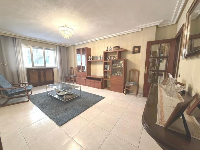 Piso en venta en Salamanca, Garrido Sur. LOS OVALLE ZONA. Pisos.