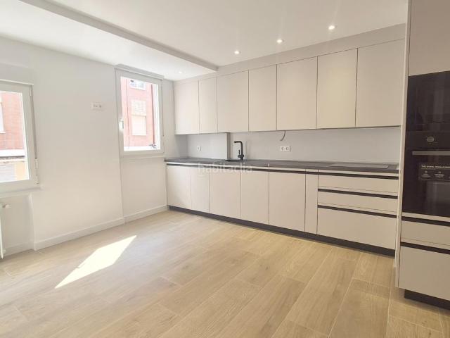 Piso en venta en Salamanca, San Bernardo. PISO EN VENTA EN CAMPUS UNAMUNO, SALAMANCA. Urbis te ofrece una vivienda de lujo en zona San Bernardo, Salamanca. Pisos.