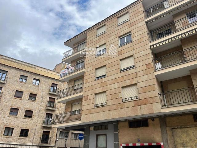Piso en venta en Salamanca, San Esteban San Cristóbal. VIVIENDA CON TERRAZA TOTALMENTE REFORMADA A ESTRENAR EN OBISPO BARBADO VIEJO 10. Pisos.