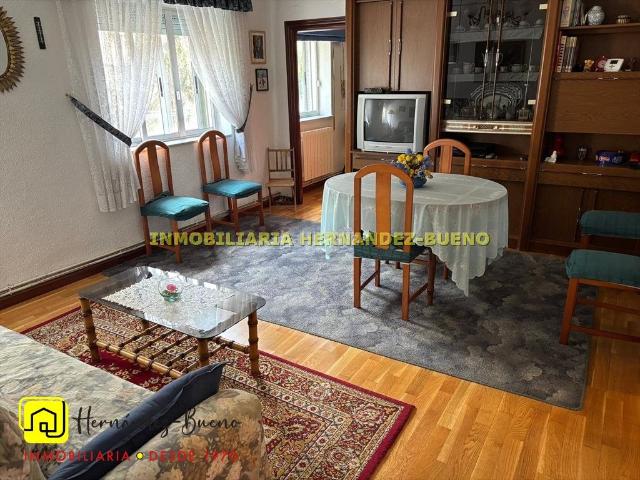 Piso en venta en Salamanca, San José El Montalvo. Fabuloso piso en Bº San José!Cuenta con 76 m2 construidos y se distribuye en salón, cocina completamente equipada, 3 dormitorios. Pisos.
