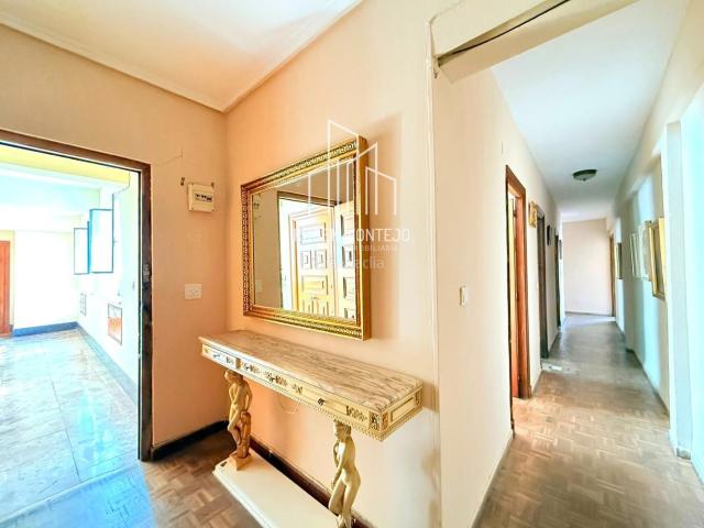 Piso en venta en Salamanca, Sancti Spiritus San Juan. Amplia vivienda con altura en Paseo Canalejas. Pisos.