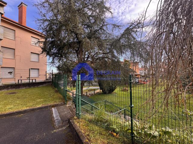 Piso en venta en Salas. PISO EN VENTA. URBANIZACION PRIVADA CON PISCINA. DOS DORMITORIOS, AL LADO DE LA PLAYA DEL AGUILAR. Pisos.