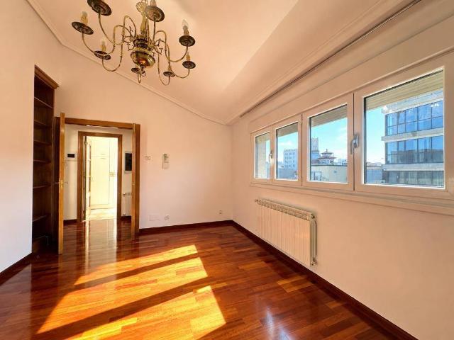Piso en Venta en Salesas Foncalada Campoamor