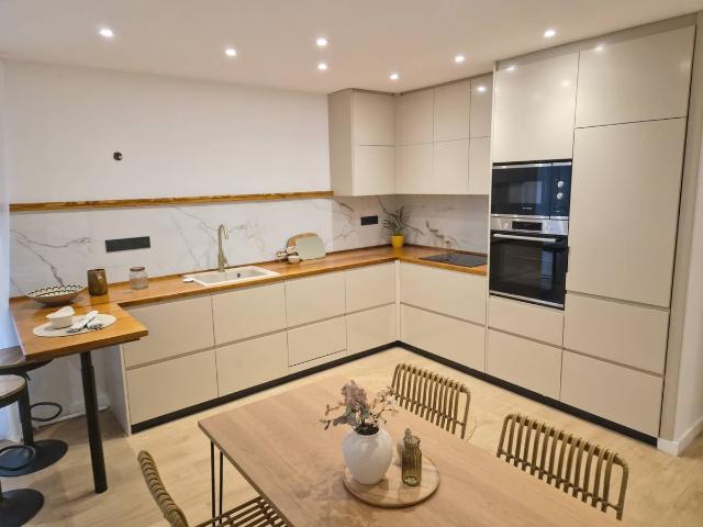Piso en Venta en Salesas Foncalada Campoamor