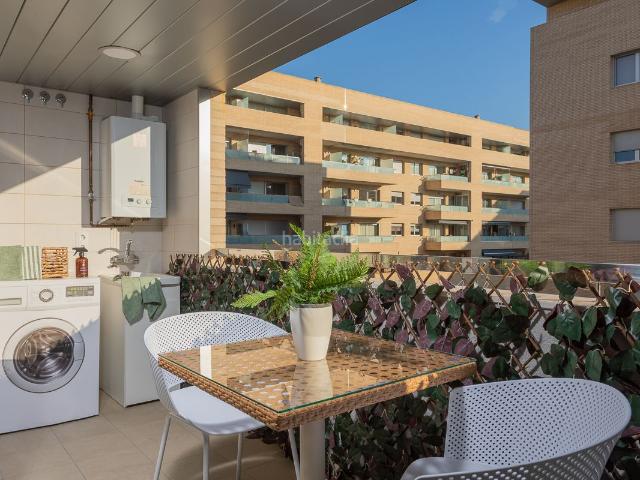 Piso en venta en Salt, Barri dels Escriptors. BLOC 7 PIS PORTA 1A. Pisos.