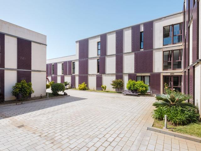 Piso en venta en San Cristóbal de La Laguna, La Laguna. ¡Exclusivo Piso Moderno y Céntrico frente a la Plaza del Cristo con Garaje!. Pisos San Cristóbal de La.
