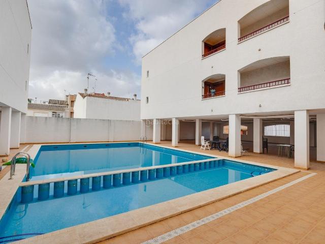 Piso en venta en San Fulgencio. Apartamentos renovados en el centro de San FulgencioApartamentos con piscina comunitaria en una ubicacioacuten ceacutentricaEsta u. Pisos San.