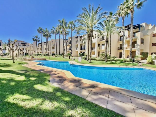 Piso en venta en San Javier, Roda. Magnífico apartamento en Roda Golf Resort, a solo 2 minutos de la playa de Los NarejosSi buscas una vivienda lista para entrar a v. Pisos San.