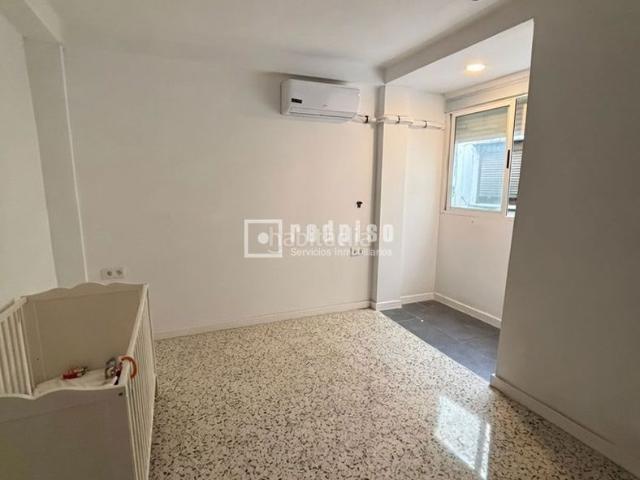 Piso en venta en San Juan de Aznalfarache, Barrio Alto. Tu nuevo hogar en San Juan Alto reformado, luminoso y con terraza. Pisos San Juan de.