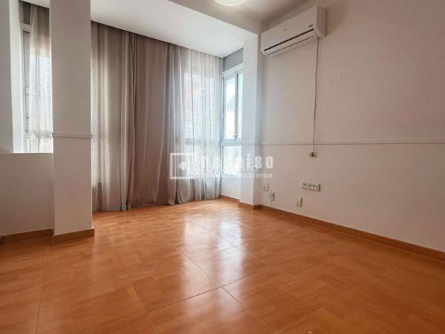 Piso en venta en San Juan de Aznalfarache, Barrio Alto. Piso luminoso San Juan Alto. Pisos San Juan de.