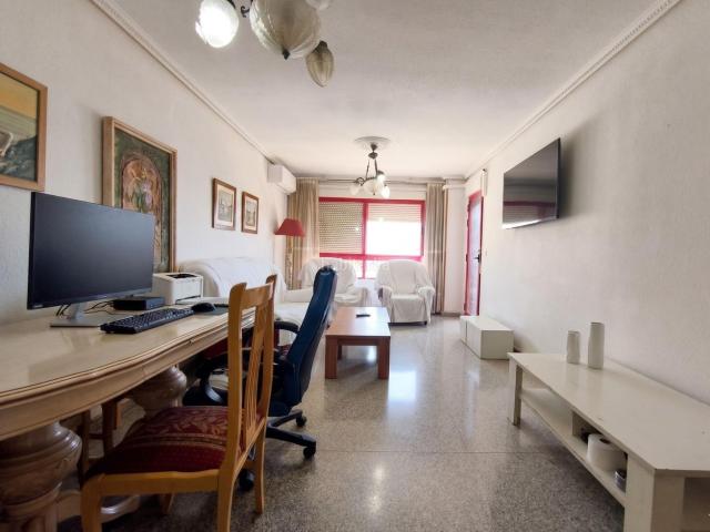 Piso en venta en San Juan de Alicante, Centro. Amplio piso de 4 dormitorios en el corazón de Sant Joan dAlacant Espacio y ubicación ideal!. Pisos San Juan de.