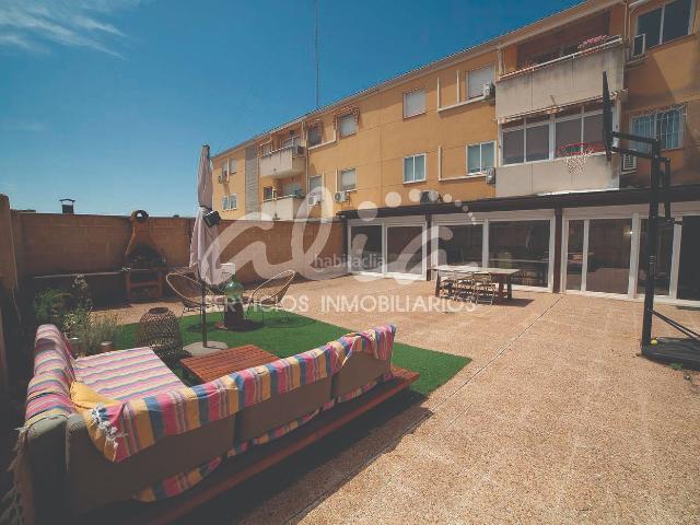 Piso en venta en San Martín de la Vega. VIVIENDA DE 3 DORMITORIOS, 2 BAÑOS, GRAN TERRAZA, PLAZA DE GARAJE, FINCA CON ASCENSOR. Pisos San Martín de la.