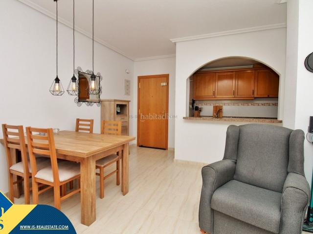 Piso en venta en San Miguel de Salinas. Apartamento con piscina comunitaria, en la provincia de Alicante, en la localidad de San Miguel de Salinas. 2 habitaciones 64 m². Pisos San Miguel de.