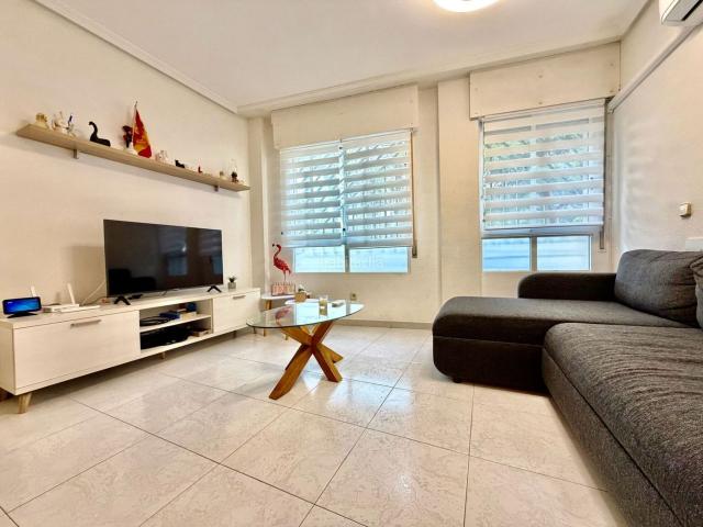 Piso en venta en San Pedro del Pinatar, Los Cuarteros. Bajo acogedor junto al mar con parking comunitario y entorno natural. Pisos San Pedro del.
