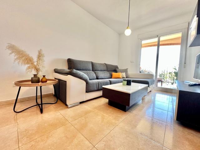 Piso en venta en San Pedro del Pinatar, San Pedro del Pinatar. Necesitas financiación 100?Necesitas un piso rodeado de todos los servicios?Además de la piscina, el balcón, el lavadero y. la p. Pisos.