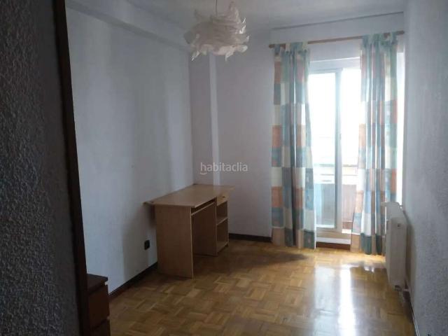Piso en venta en San Sebastián de los Reyes, Centro Urbano. Piso exterior con ascensor, trastero y calefacción central en Calle de la Real Cédula, San Sebastián de los Reyes. Pisos San Sebastián de.