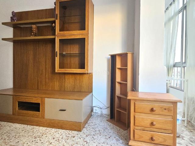 Piso en venta en Sanlúcar de Barrameda, Centro Calzada Cabo Noval. Buscas una vivienda en una de las zonas más demandadas de Sanlúcar de Barrameda?Te presentamos este piso en primera planta situado.