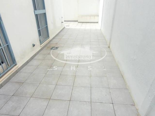 Piso en venta en Sanlúcar de Barrameda, Centro Calzada Cabo Noval. Gran piso en venta en planta baja nuevo a estrenar en CentroCalzada de 3D, 2B, patio de 39 m2, garaje y trastero. Pisos Sanlúcar de.
