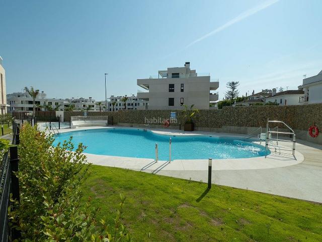 Piso en venta en Sanlúcar de Barrameda, La Jara. Vivienda nueva amueblada, a 250 m del mar con terraza, garaje y trastero. Pisos Sanlúcar de.
