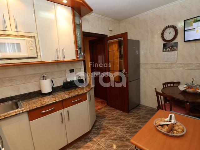 Piso en venta en Santurtzi, La Txitxarra Murrieta Parke Santurtzi. Tres Habitaciones, Baño, Despensa y Centro. Pisos.