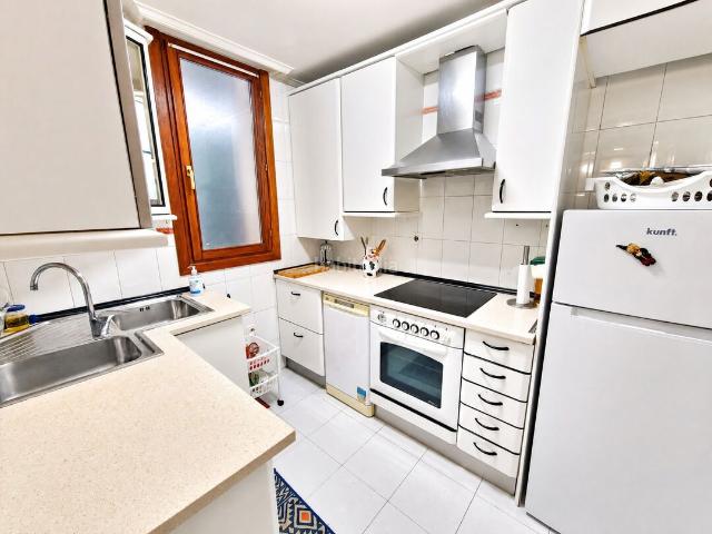 Piso en venta en Santurtzi, Larrea San Juan de Dios Peñota. Pisos.