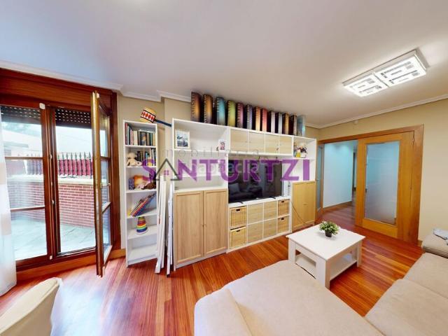 Piso en venta en Santurtzi, Las Viñas. El hogar que tu familia estaba esperando, en pleno corazón de Santurtzi. Pisos.