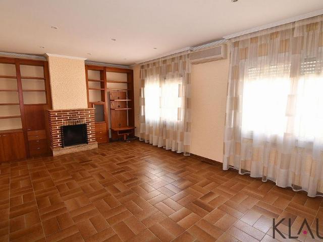 Piso en venta en Sant Carles de la Ràpita, de 182 m² 3 habitaciones por 175.000