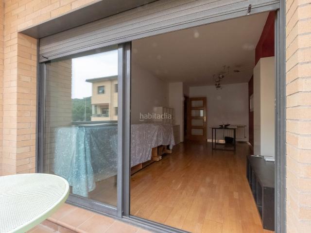 Piso en venta en Sant Cebrià de Vallalta. Magnífico piso todo exterior con terraza, piscina y parking. Pisos Sant Cebrià de.