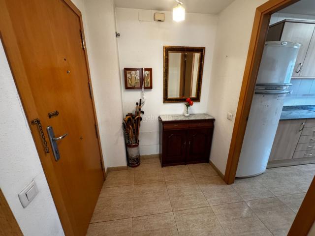 Piso en venta en Sant Celoni. Luminoso piso de 3 habitaciones con dos balcones, parking y trastero en zona residencial tranquila. Pisos Sant.