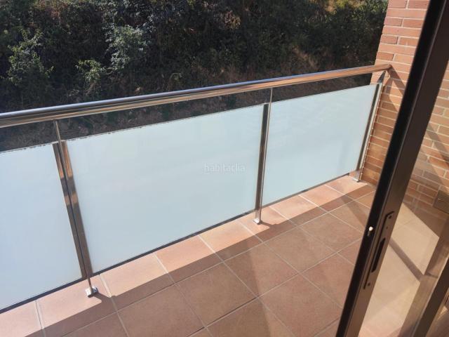 Piso en venta en Sant Celoni. SANT CELONI EL PERTEGÀS SANT PONÇ PISO EN VENTA DE 3 DORMITORIOS CON TERRAZA Y PÀRKING INCLUIDO. Pisos Sant.