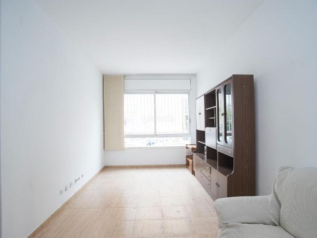 Piso en venta en Sant Andreu de la Barca. FANTÁSTICA PLANTA BAJA EN ZONA CENTRO. Pisos Sant Andreu de la.