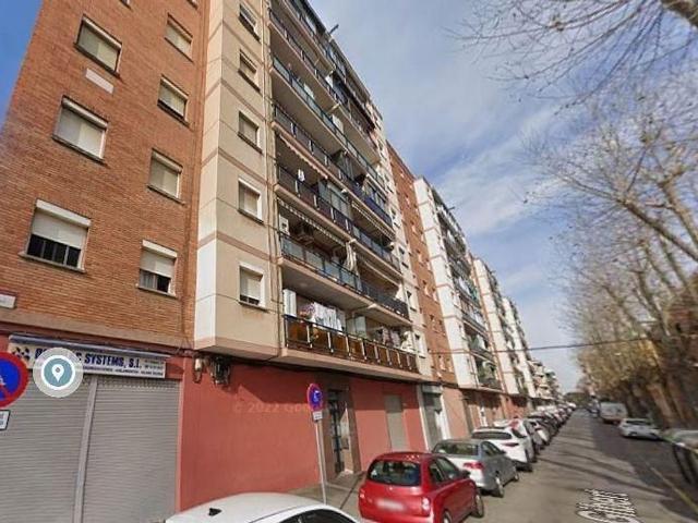 Piso en venta en Sant Adrià de Besos, de 64 m² 2 habitaciones por 163.000