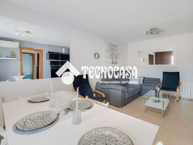 Piso en venta en Sant Adrià de Besos, de 69 m² 3 habitaciones por 238.500