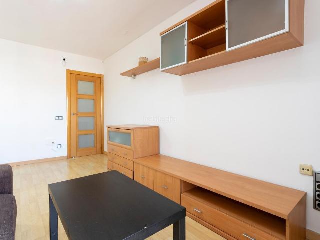 Piso en venta en Sant Adrià de Besòs, Sant Adrià Nord. Vivienda muy luminosa 5º real con balcón, listo para entrar a vivir en Artigues. Pisos Sant Adrià de.